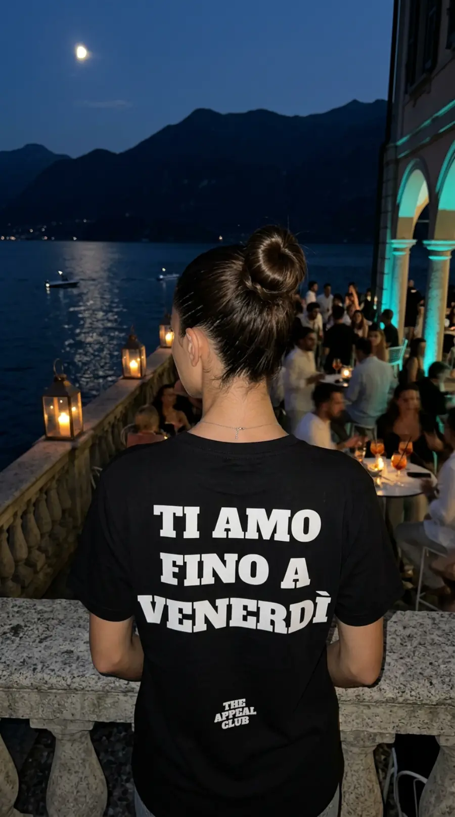 Persona di spalle su una terrazza